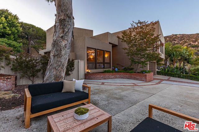 3449 Cloudcroft Drive, Malibu, CA 90265