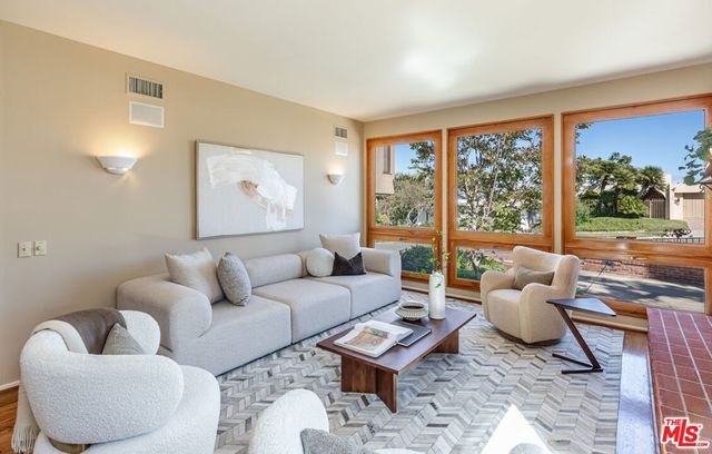 3449 Cloudcroft Drive, Malibu, CA 90265