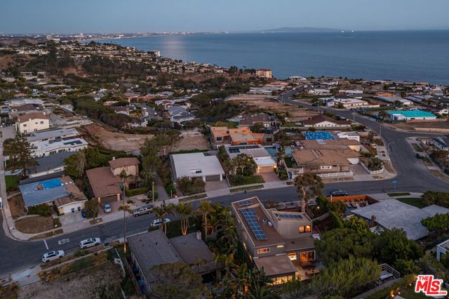 3449 Cloudcroft Drive, Malibu, CA 90265