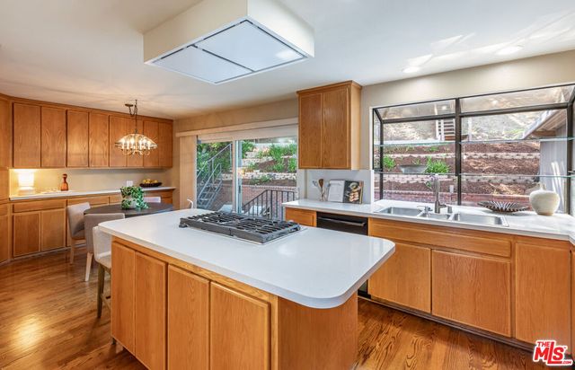 3449 Cloudcroft Drive, Malibu, CA 90265