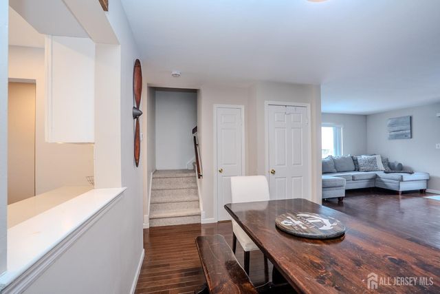 9 Wood Acres Drive, North Brunswick, NJ 08902