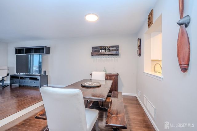 9 Wood Acres Drive, North Brunswick, NJ 08902