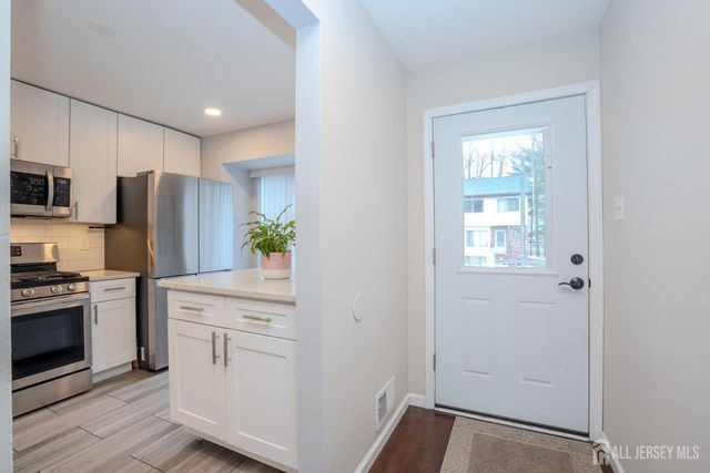 9 Wood Acres Drive, North Brunswick, NJ 08902