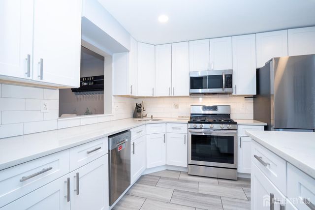 9 Wood Acres Drive, North Brunswick, NJ 08902