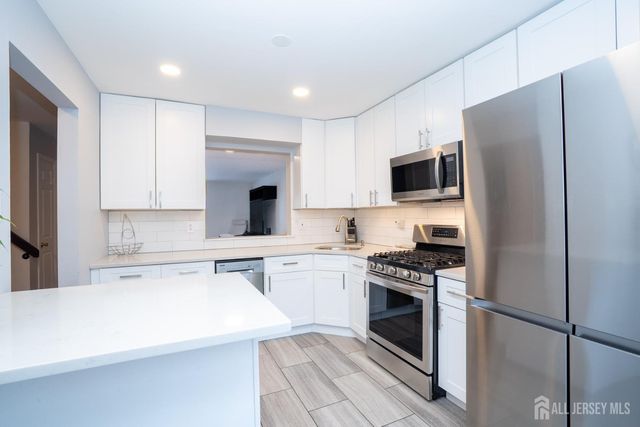 9 Wood Acres Drive, North Brunswick, NJ 08902