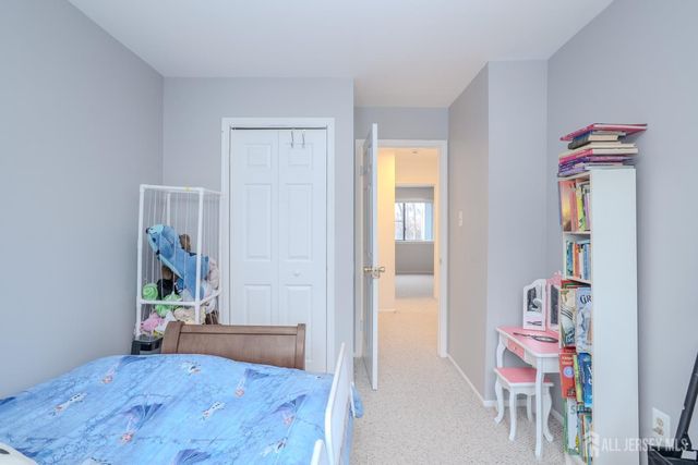 9 Wood Acres Drive, North Brunswick, NJ 08902