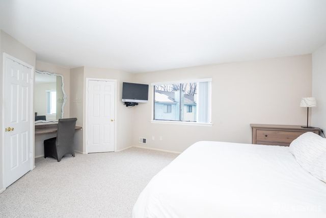 9 Wood Acres Drive, North Brunswick, NJ 08902