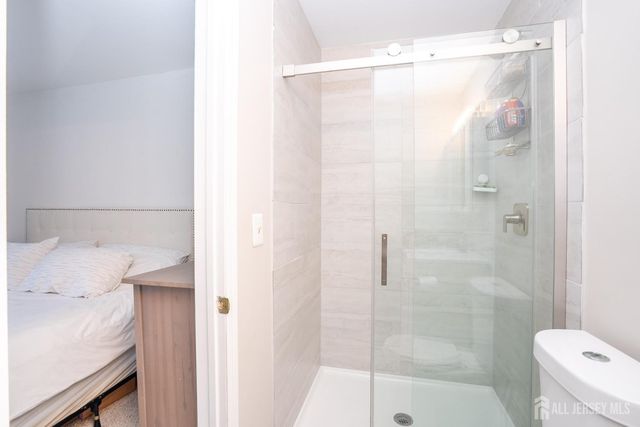 9 Wood Acres Drive, North Brunswick, NJ 08902