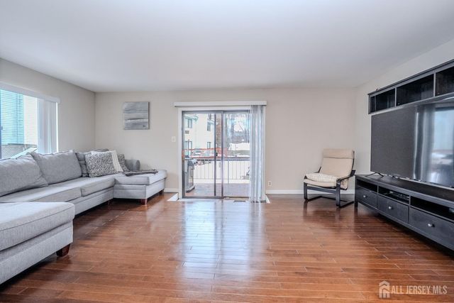 9 Wood Acres Drive, North Brunswick, NJ 08902