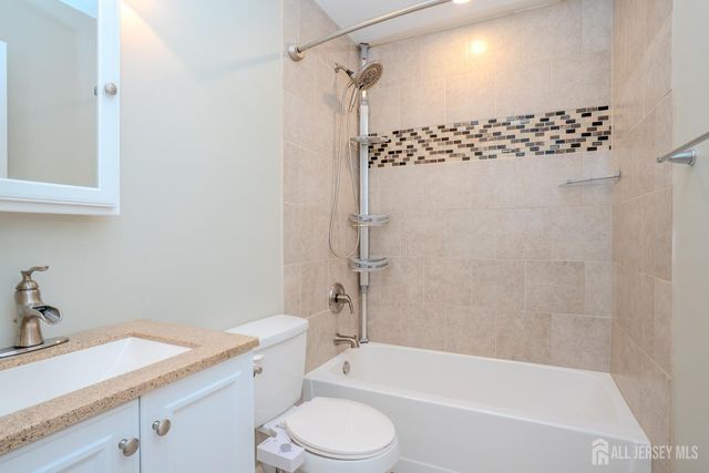 9 Wood Acres Drive, North Brunswick, NJ 08902