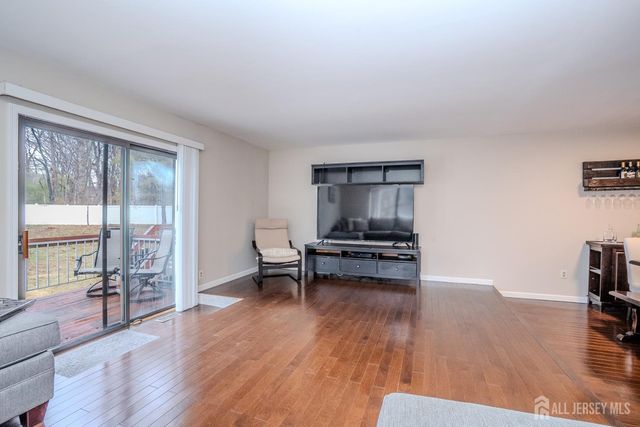 9 Wood Acres Drive, North Brunswick, NJ 08902