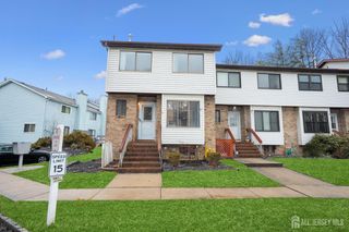 9 Wood Acres Drive, North Brunswick, NJ 08902