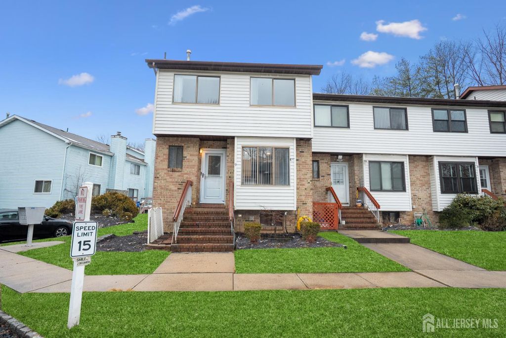 9 Wood Acres Drive, North Brunswick, NJ 08902