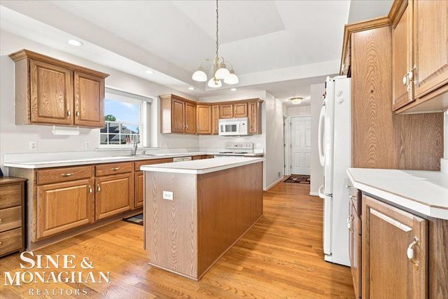 1001 S River Pointe Lane, Saint Clair, MI 48079