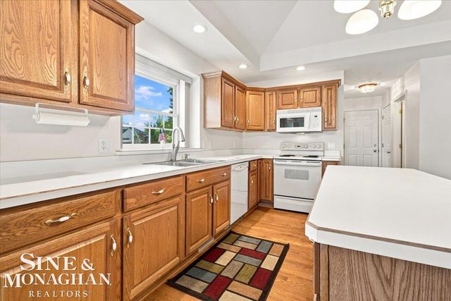 1001 S River Pointe Lane, Saint Clair, MI 48079