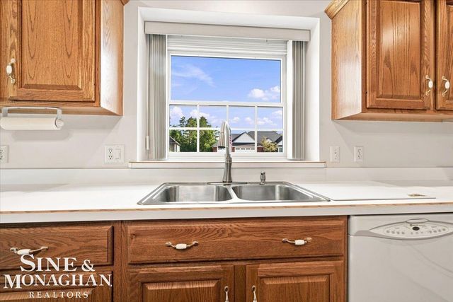 1001 S River Pointe Lane, Saint Clair, MI 48079