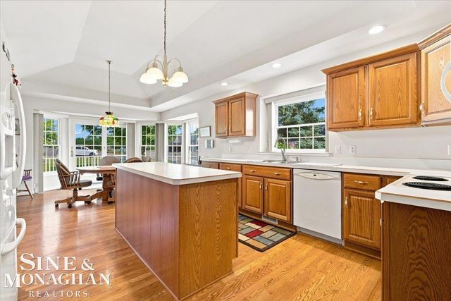 1001 S River Pointe Lane, Saint Clair, MI 48079