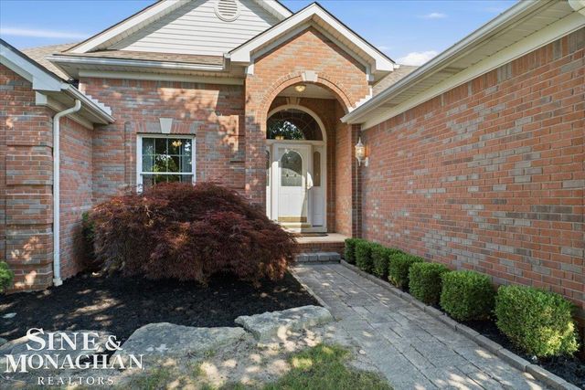 1001 S River Pointe Lane, Saint Clair, MI 48079