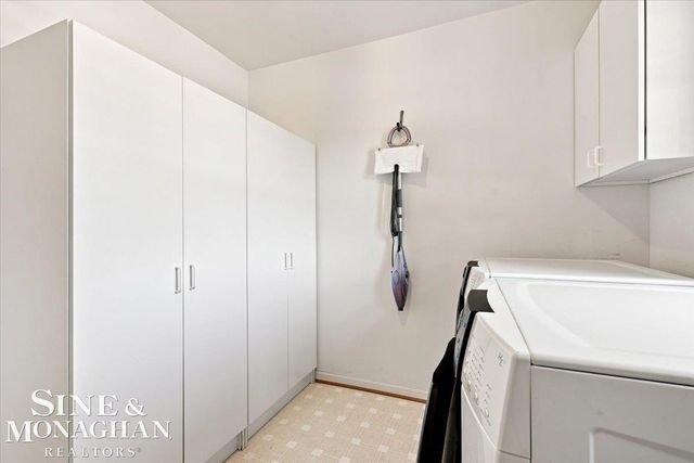 1001 S River Pointe Lane, Saint Clair, MI 48079