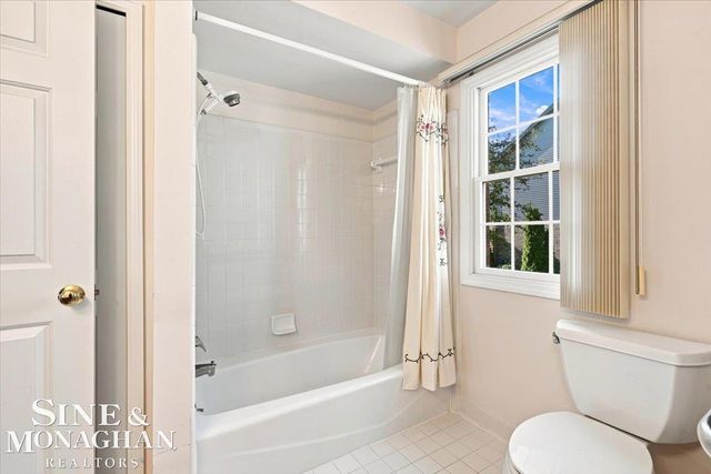 1001 S River Pointe Lane, Saint Clair, MI 48079