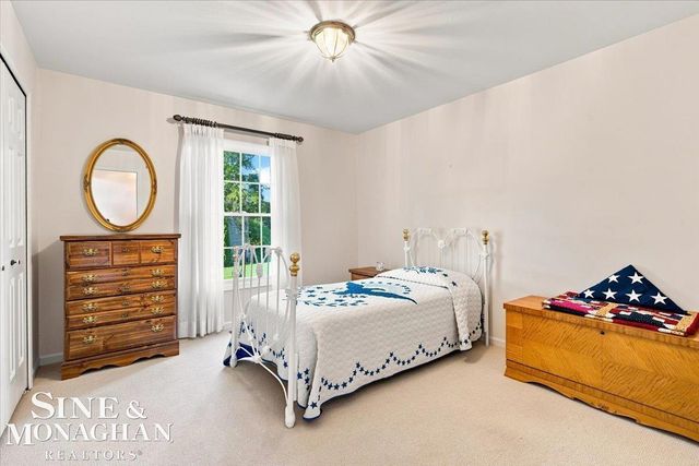 1001 S River Pointe Lane, Saint Clair, MI 48079