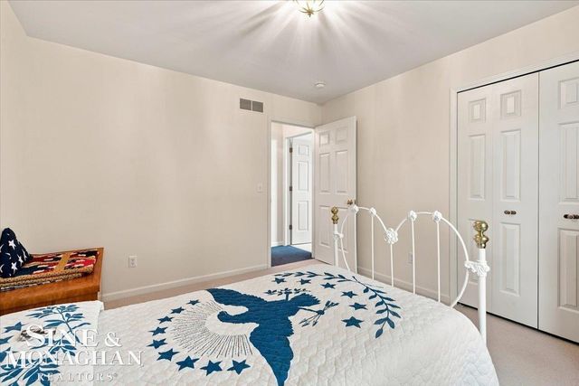 1001 S River Pointe Lane, Saint Clair, MI 48079