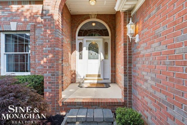 1001 S River Pointe Lane, Saint Clair, MI 48079