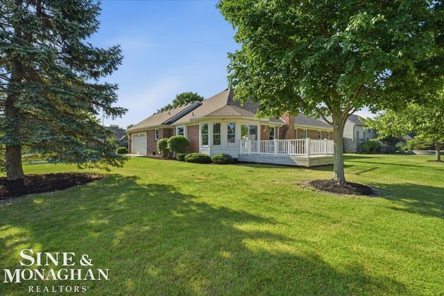 1001 S River Pointe Lane, Saint Clair, MI 48079