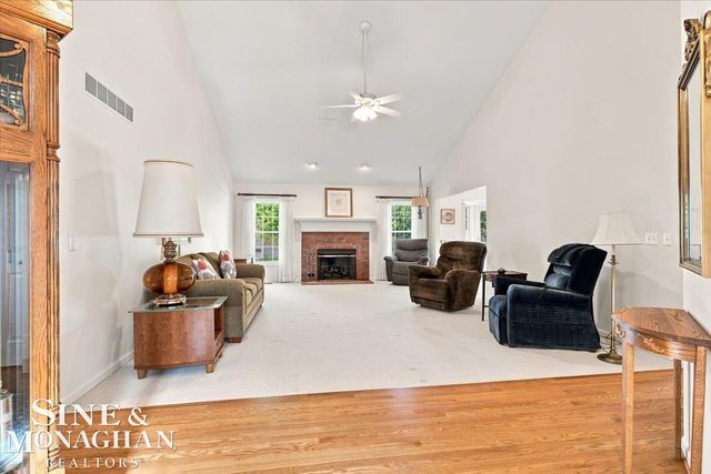 1001 S River Pointe Lane, Saint Clair, MI 48079