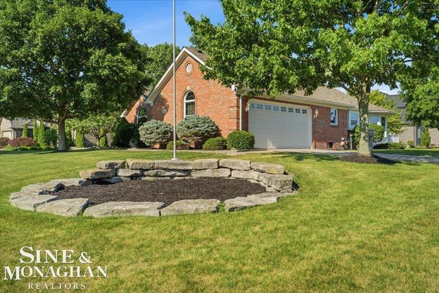 1001 S River Pointe Lane, Saint Clair, MI 48079