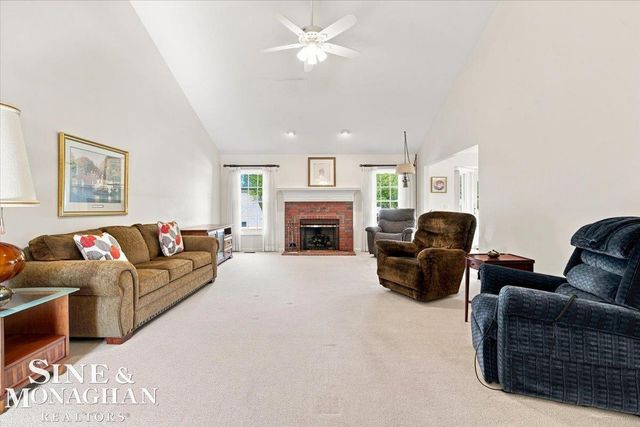 1001 S River Pointe Lane, Saint Clair, MI 48079
