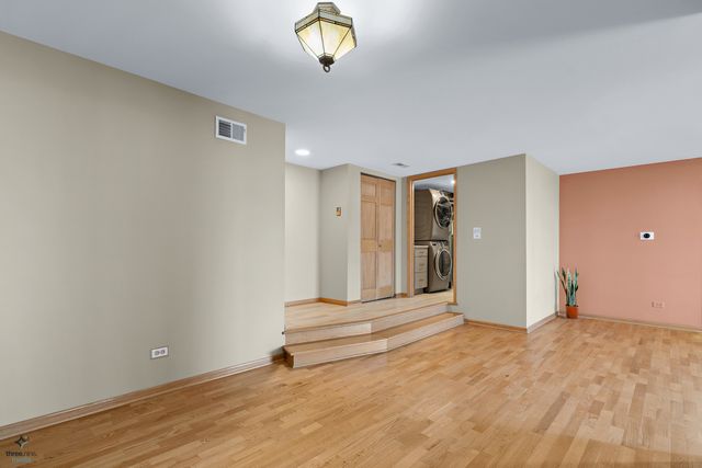 11301 Sycamore Lane 64A, Palos Hills, IL 60465