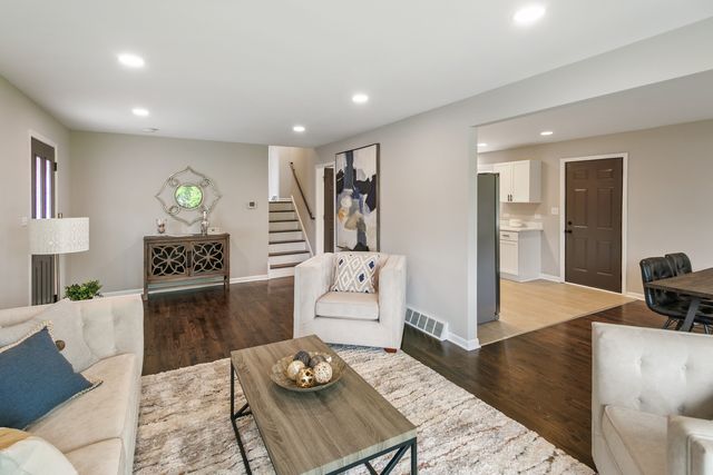 6833 W 127TH Street, Palos Heights, IL 60463