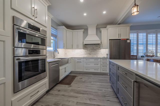 3285 SW Porpoise Circle, Stuart, FL 34997