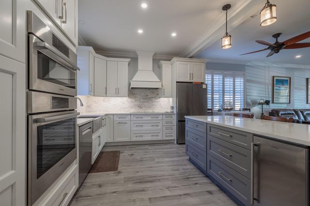 3285 SW Porpoise Circle, Stuart, FL 34997