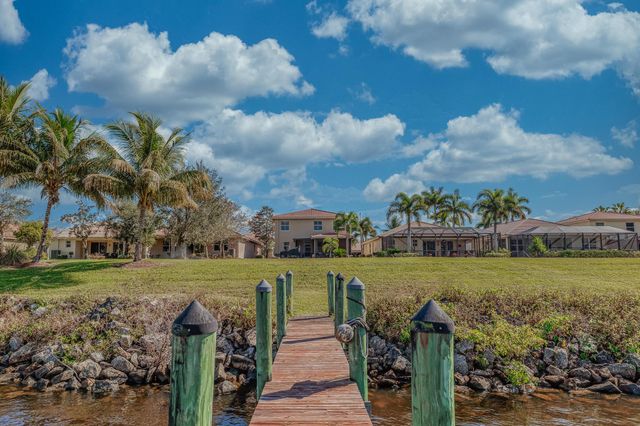 3285 SW Porpoise Circle, Stuart, FL 34997