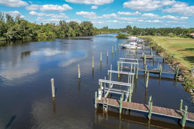 3285 SW Porpoise Circle, Stuart, FL 34997