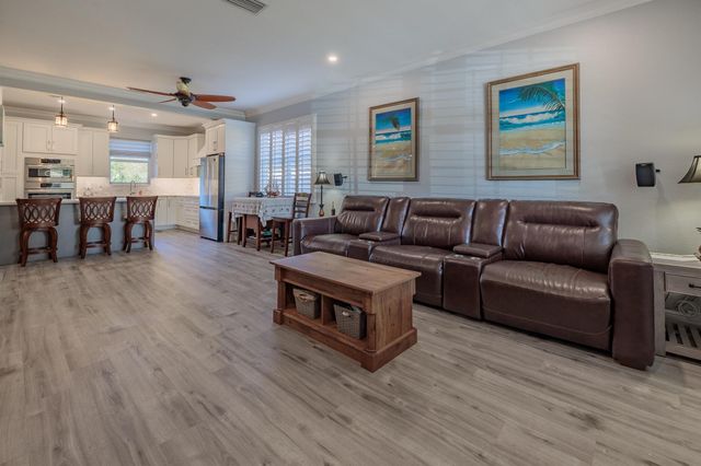 3285 SW Porpoise Circle, Stuart, FL 34997