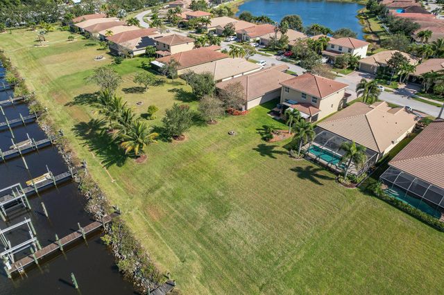 3285 SW Porpoise Circle, Stuart, FL 34997