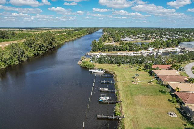 3285 SW Porpoise Circle, Stuart, FL 34997