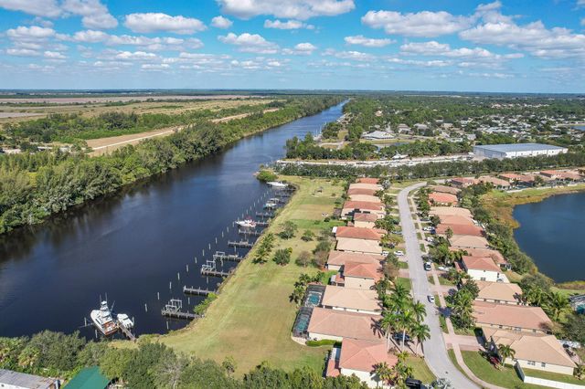 3285 SW Porpoise Circle, Stuart, FL 34997