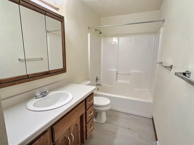 W3181 WESTOWNE COURT, Appleton, WI 54915