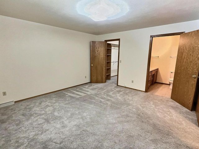 W3181 WESTOWNE COURT, Appleton, WI 54915