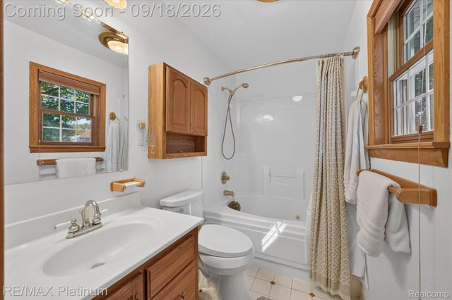 2410 Chestnut Bend, Oceola Township, MI 48855