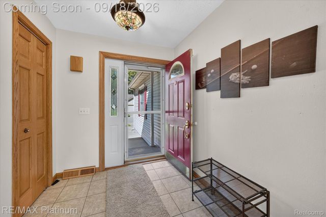 2410 Chestnut Bend, Oceola Township, MI 48855