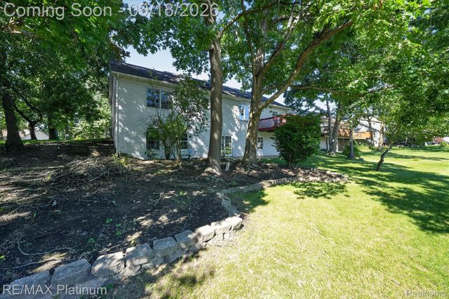 2410 Chestnut Bend, Oceola Township, MI 48855