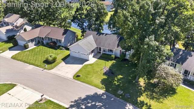 2410 Chestnut Bend, Oceola Township, MI 48855