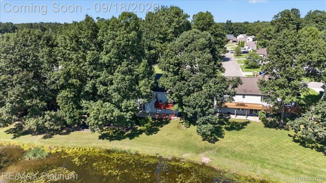 2410 Chestnut Bend, Oceola Township, MI 48855