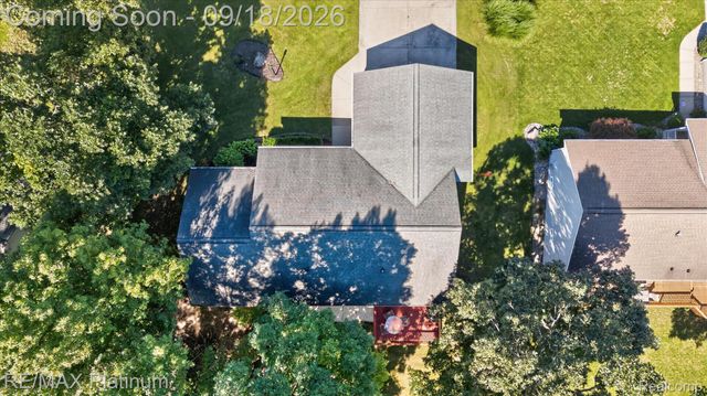 2410 Chestnut Bend, Oceola Township, MI 48855