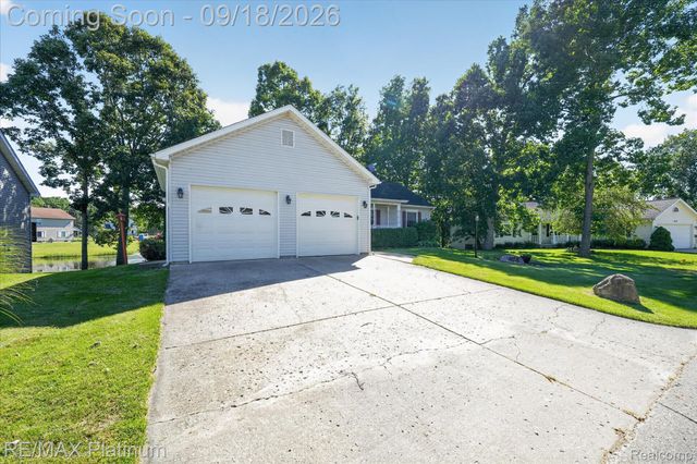 2410 Chestnut Bend, Oceola Township, MI 48855